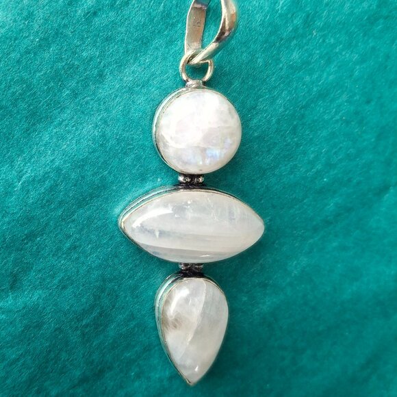 2/35$  NWOT  moonstone pendant 925 silver blue irridescence - Picture 9 of 10